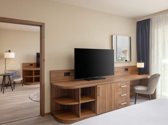 0023_Hilton Davos_Schoene Aussichten Touristik_HGI Davos_Room_Suite 2